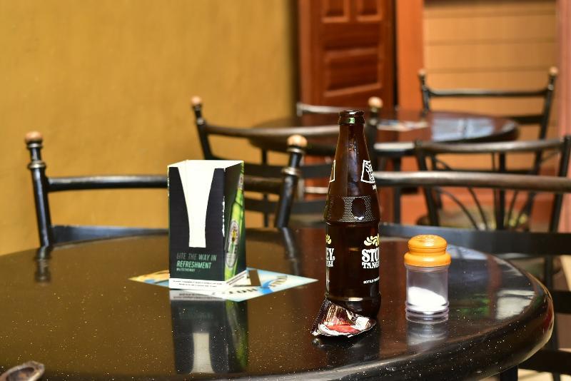 Tickles Hotel Ньєрі Екстер'єр фото